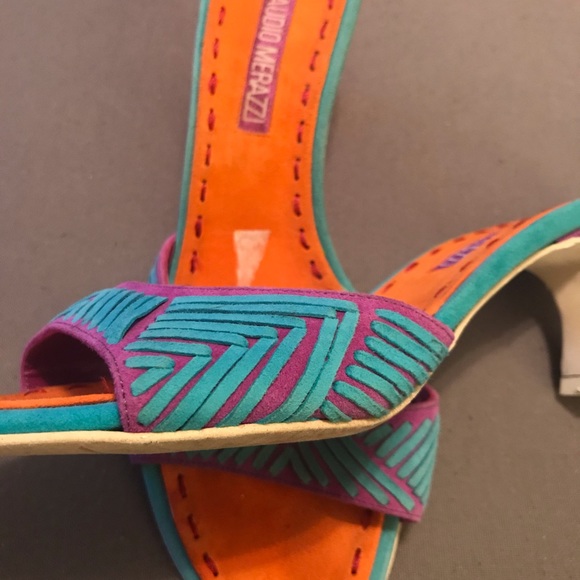 Suede slides gentle wear, no real damage. - Picture 3 of 10